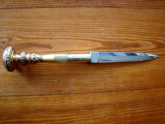 An atttractive Victorian gold-filled parasol handle with custom made double edged knife — image 2